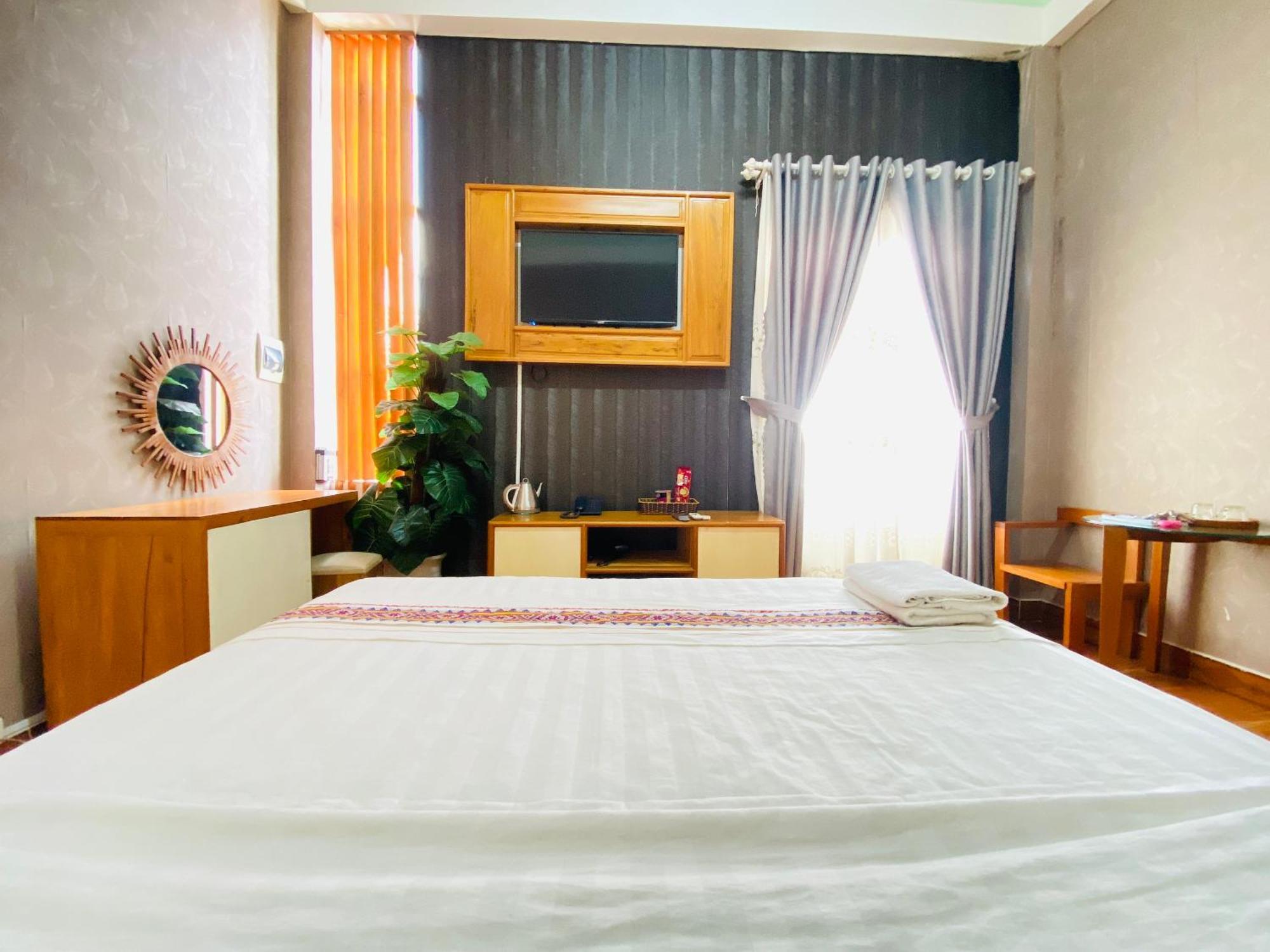 Hong My Hotel Kon Tum Exterior photo